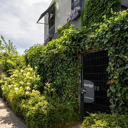 Shortstay ホームステイ *